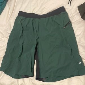 Men’s green Lululemon shorts. Size large. Has a drawstring to adjust.